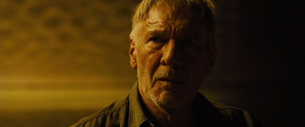 How Cinematographers Create Mood - Side lighting from Blade Runner 2049